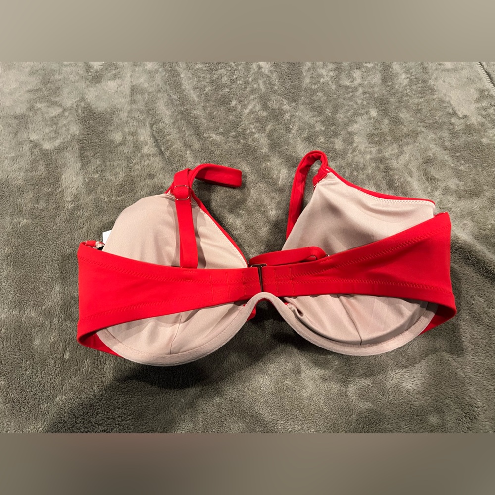 Shade & Shore Bold Red Bikini Top - Picture 2 of 3